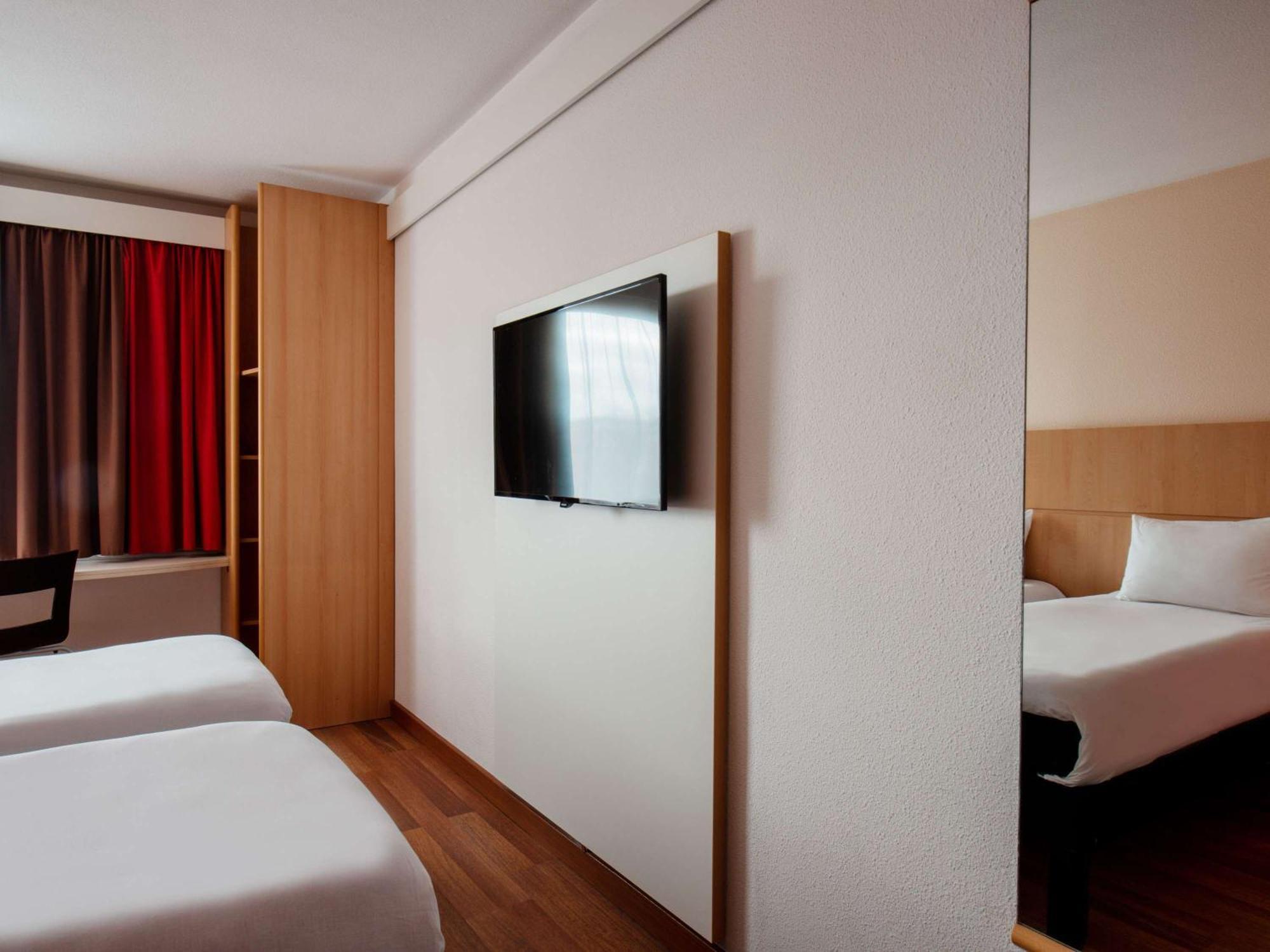 Ibis Warszawa Stare Miasto Exterior photo
